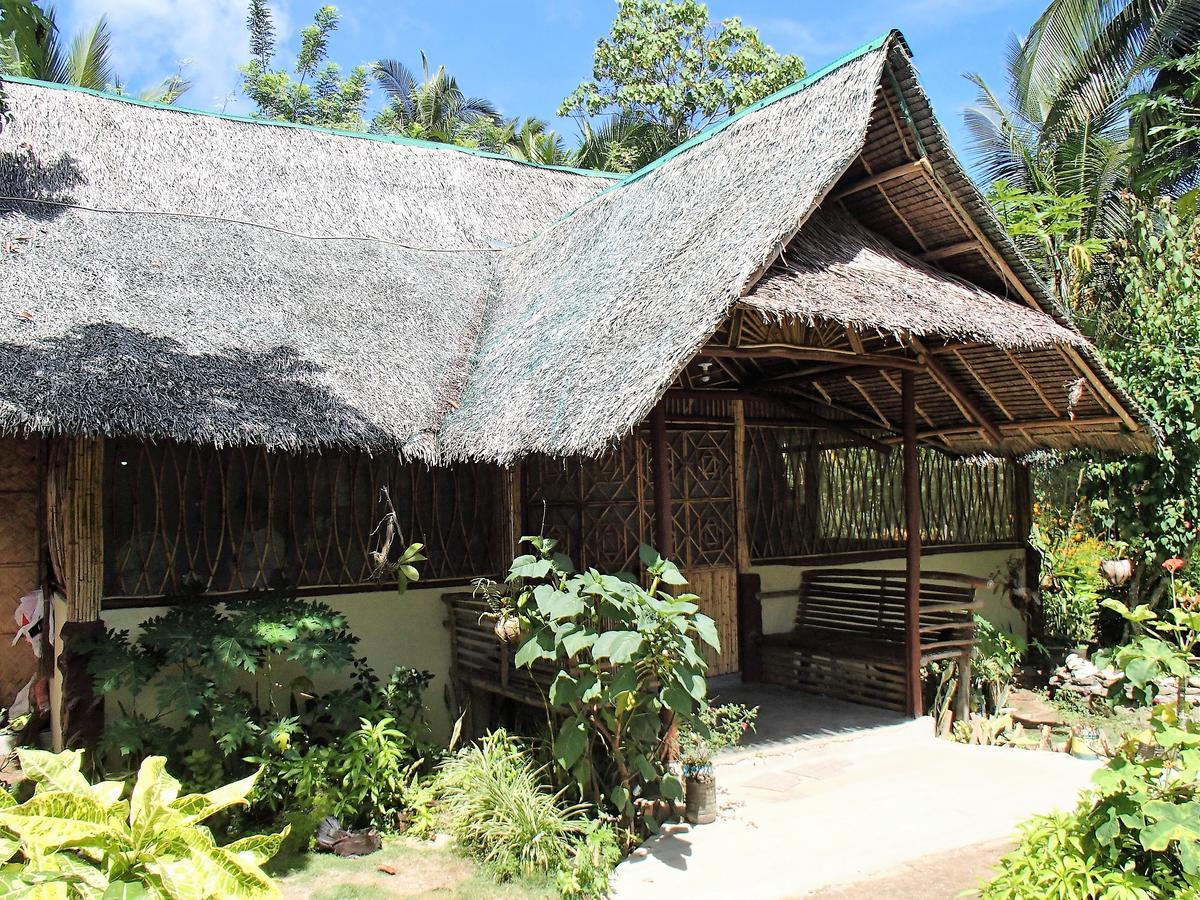 Kahamut-An Beach And Cottages Puerto Princesa Exterior photo