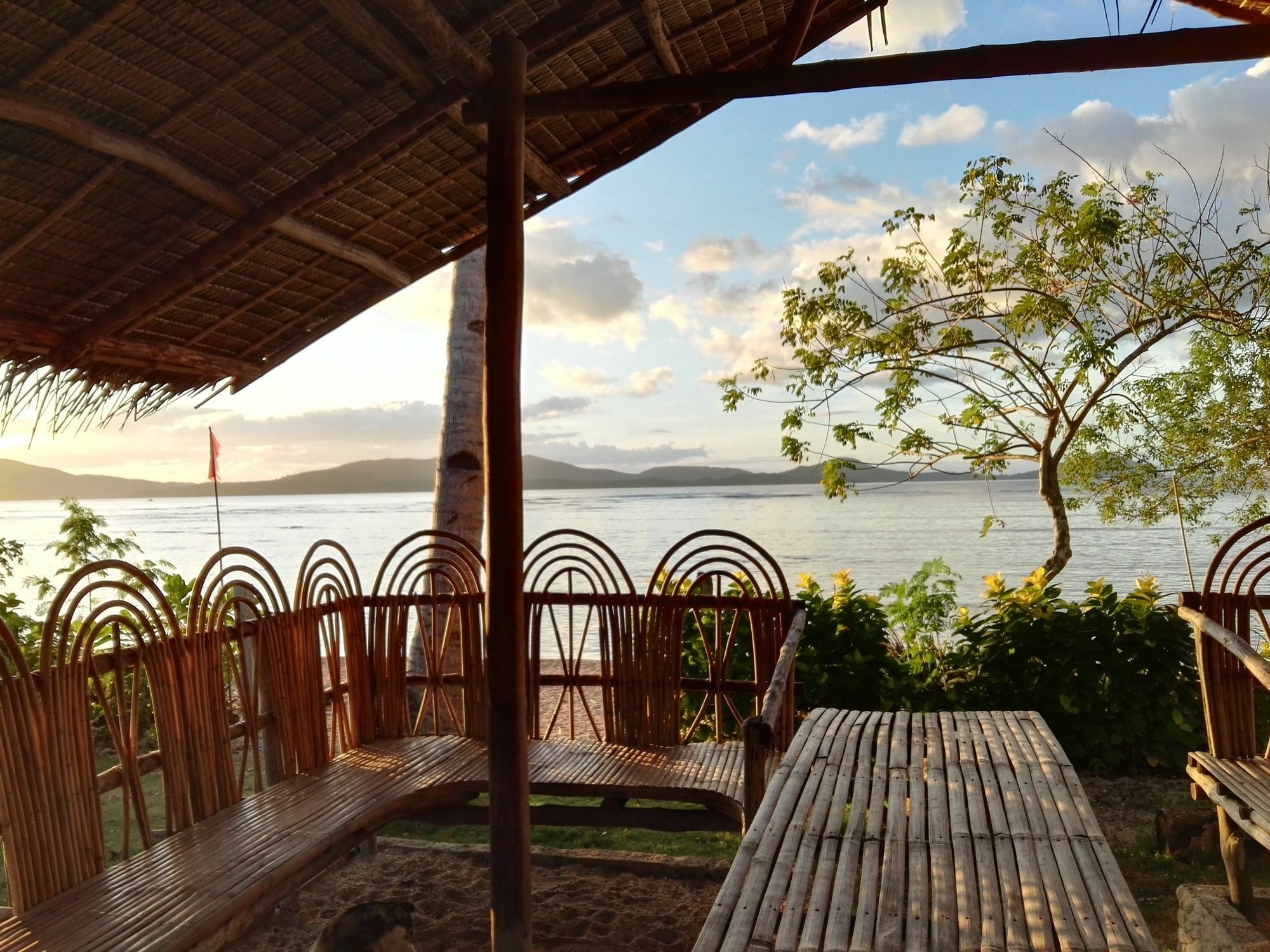 Kahamut-An Beach And Cottages Puerto Princesa Exterior photo