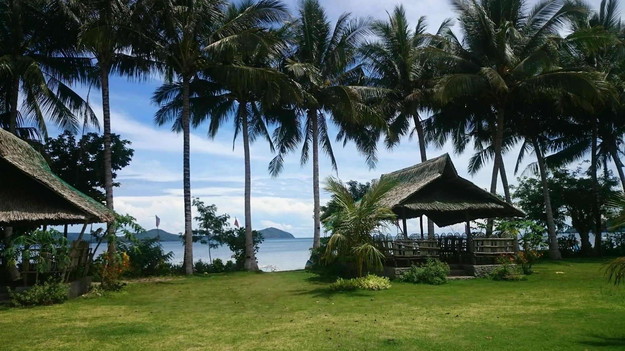 Kahamut-An Beach And Cottages Puerto Princesa Exterior photo