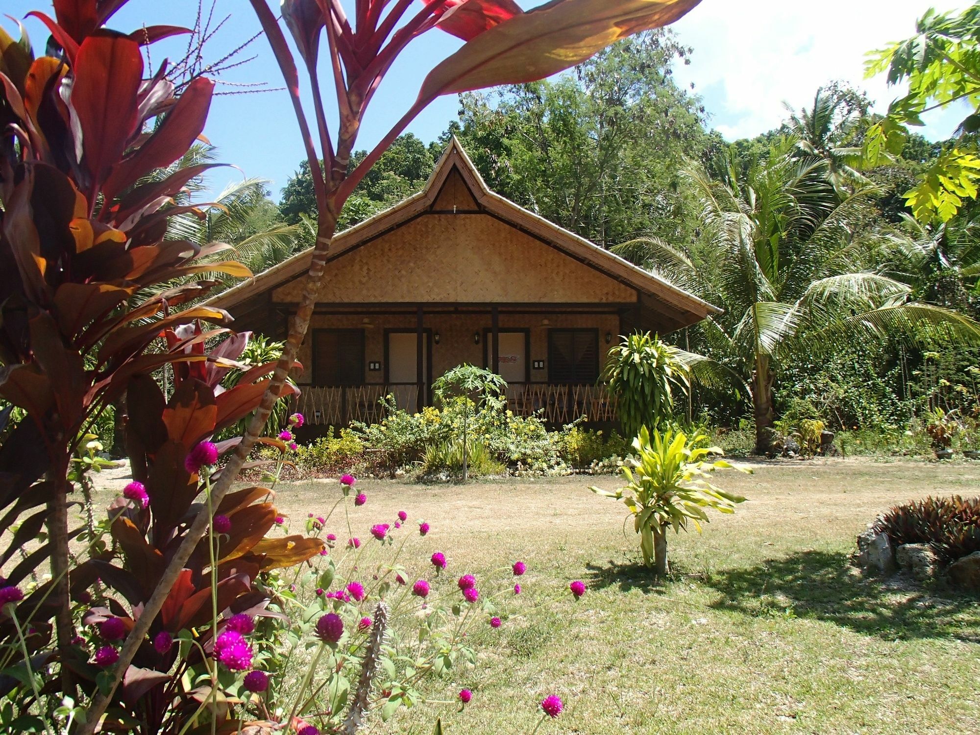 Kahamut-An Beach And Cottages Puerto Princesa Exterior photo