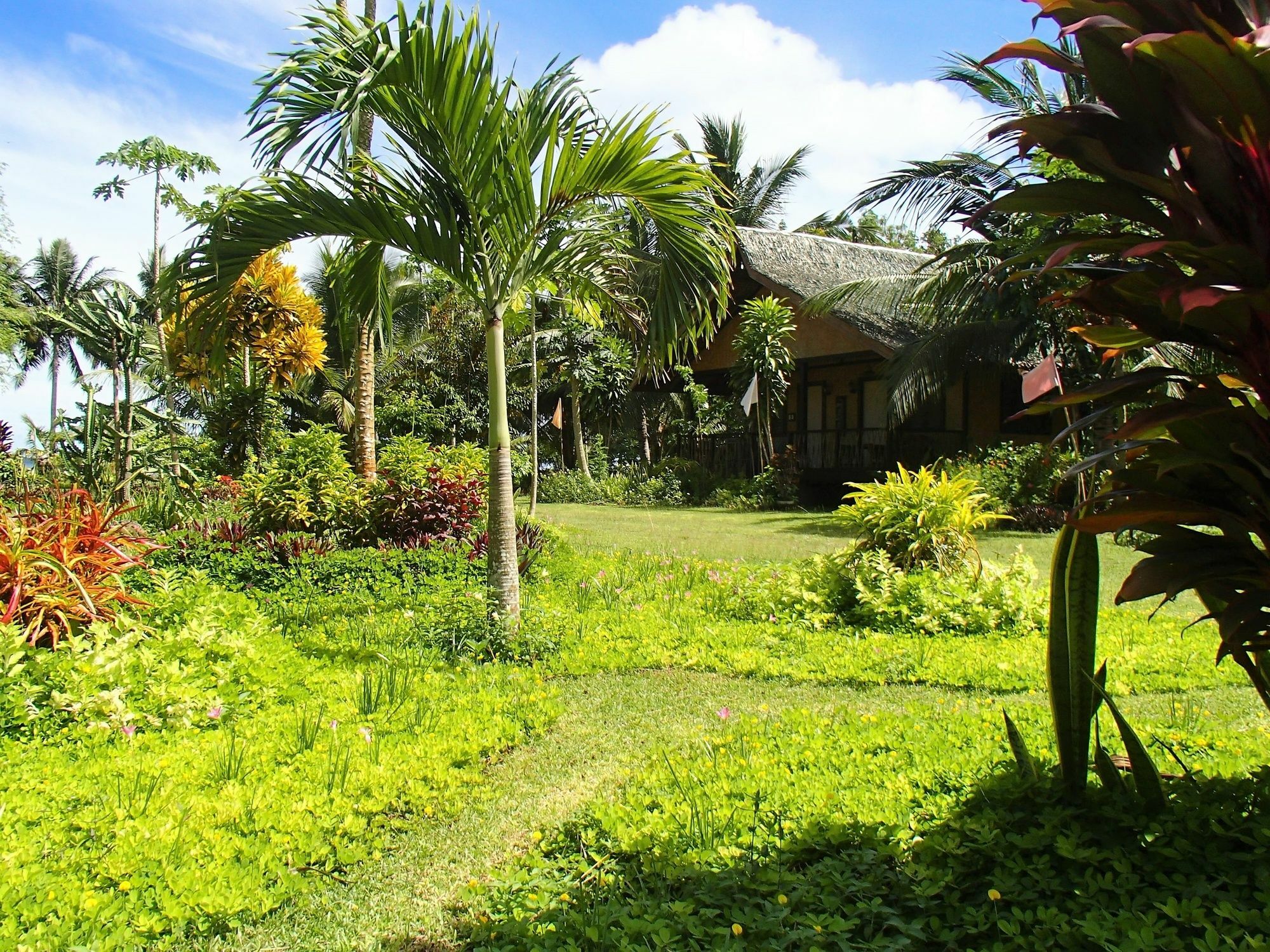 Kahamut-An Beach And Cottages Puerto Princesa Exterior photo