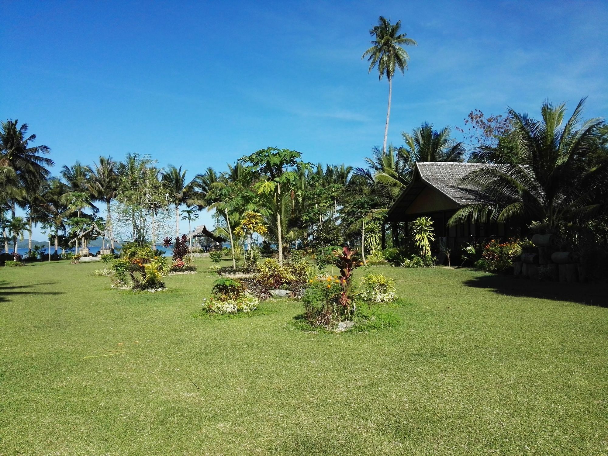 Kahamut-An Beach And Cottages Puerto Princesa Exterior photo