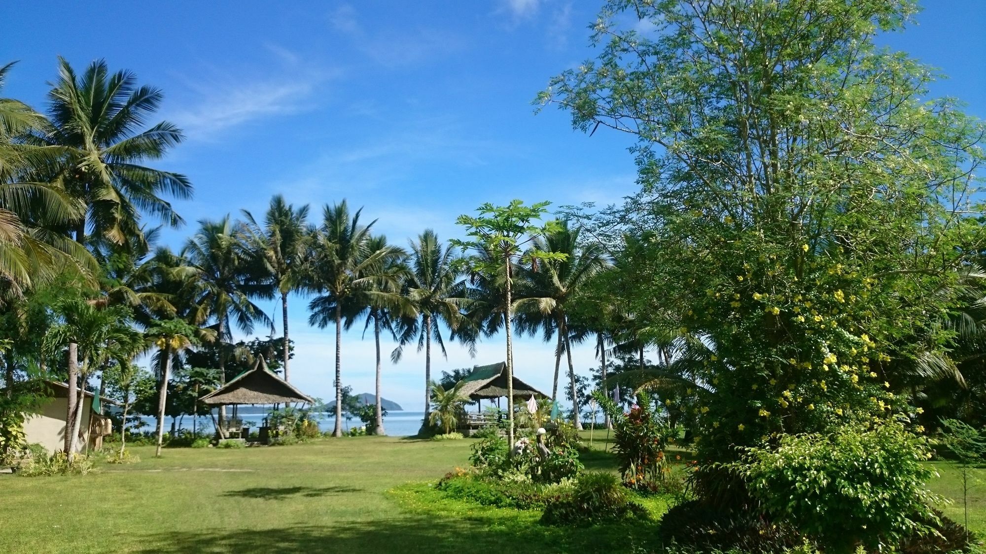 Kahamut-An Beach And Cottages Puerto Princesa Exterior photo