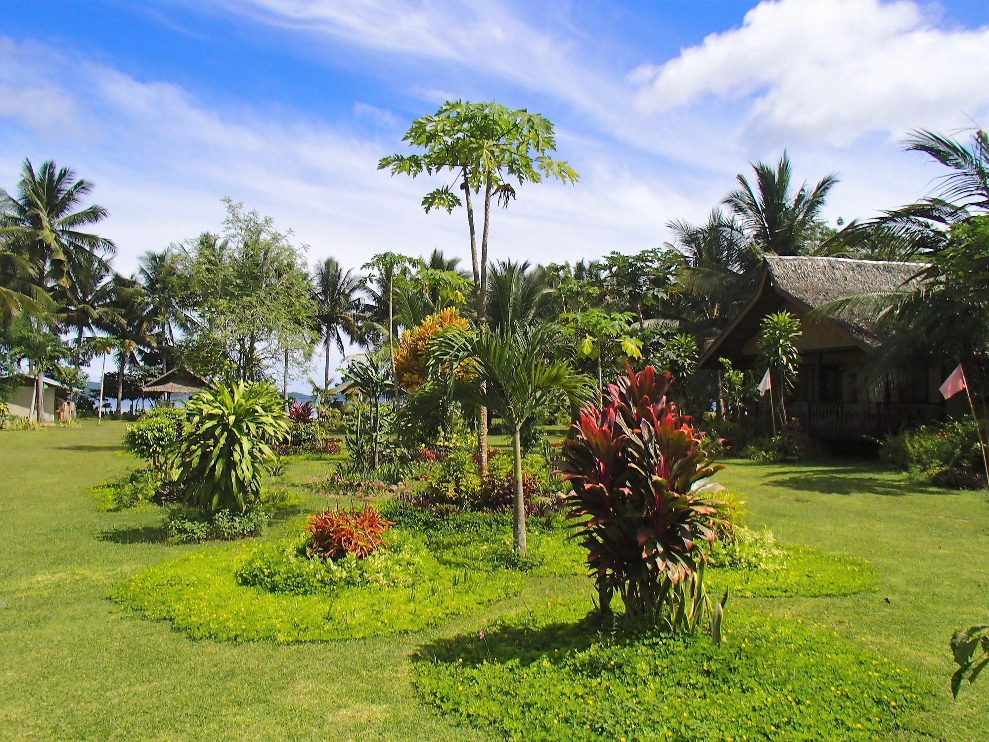 Kahamut-An Beach And Cottages Puerto Princesa Exterior photo