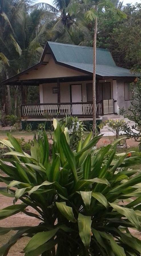 Kahamut-An Beach And Cottages Puerto Princesa Exterior photo